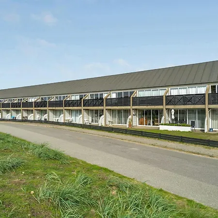 Iliane - 100m From The Sea By Interhome