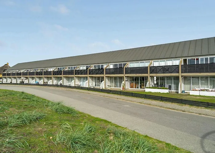 Iliane - 100m From The Sea By Interhome