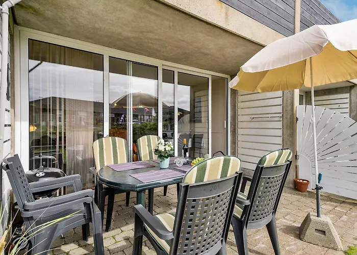 Iliane - 100m From The Sea By Interhome